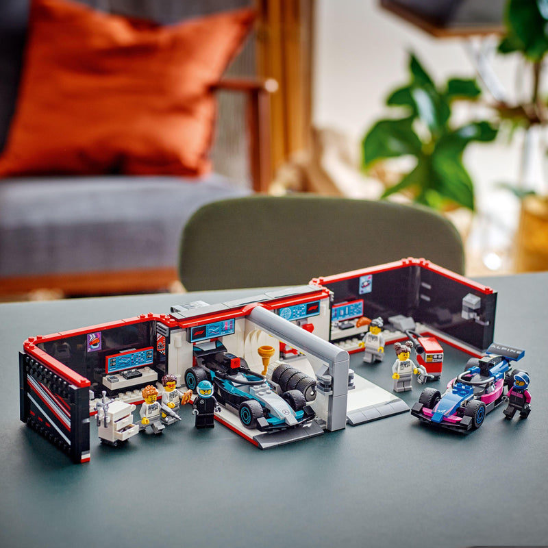 LEGO Pitbox mit Mercedes AMG und Alpine F1 Autos 60444 City