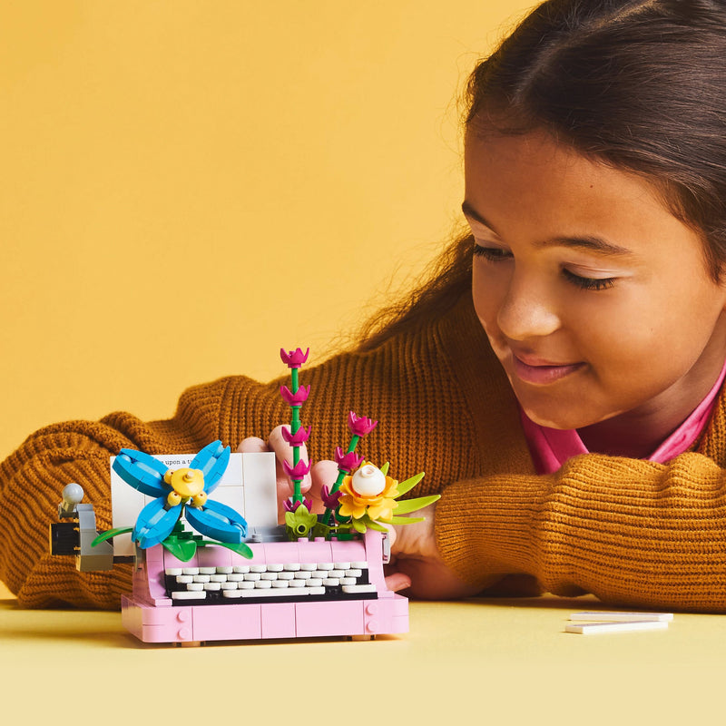 LEGO Typewriter with Flowers 31169 Creator 3-in-1 (expected: January 2025)