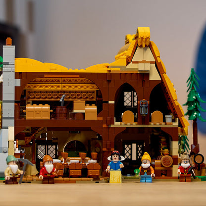 LEGO Snow White and the Seven Dwarfs House 43242 Disney