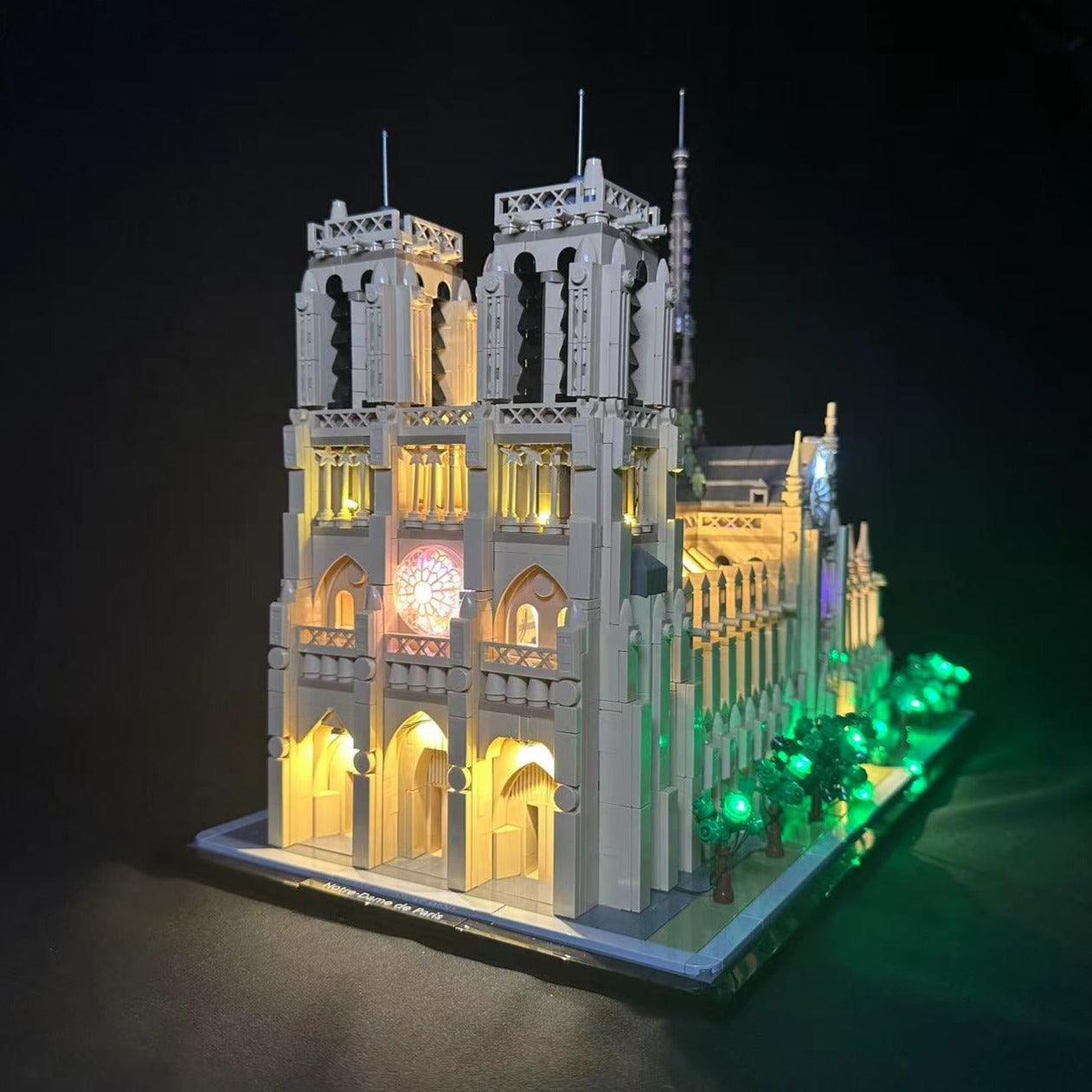 LEGO 21061 Kathedrale Notre Dame mit Lichtern 💡