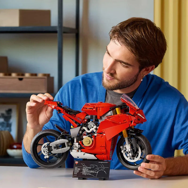 LEGO Ducati Motorcycle 42202 Technic (Pre-Order: January 2025)