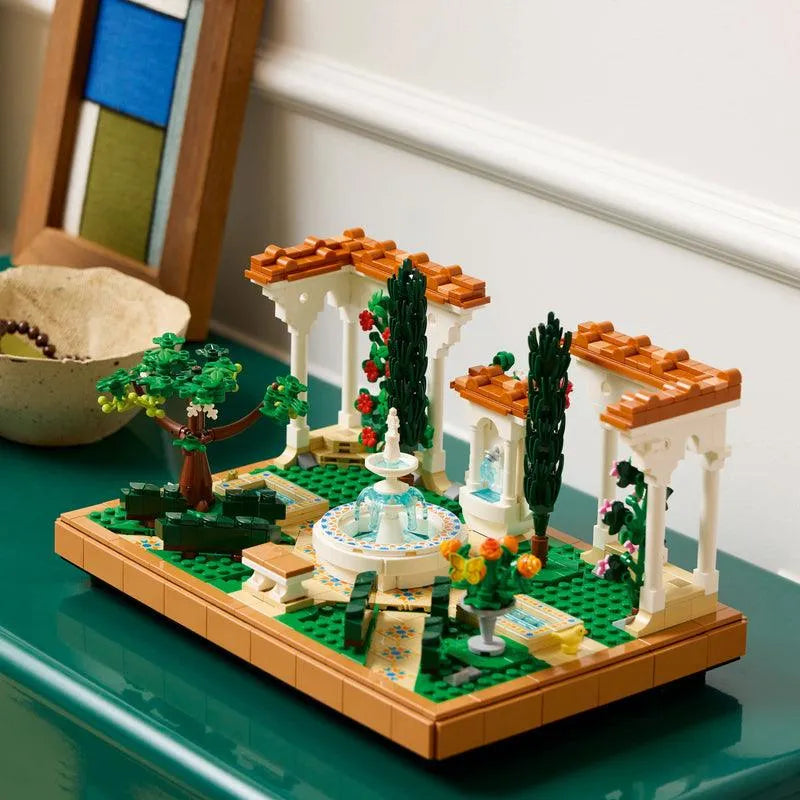 LEGO Garden with Fountain 10359 Icons (Delivery: January 2025)