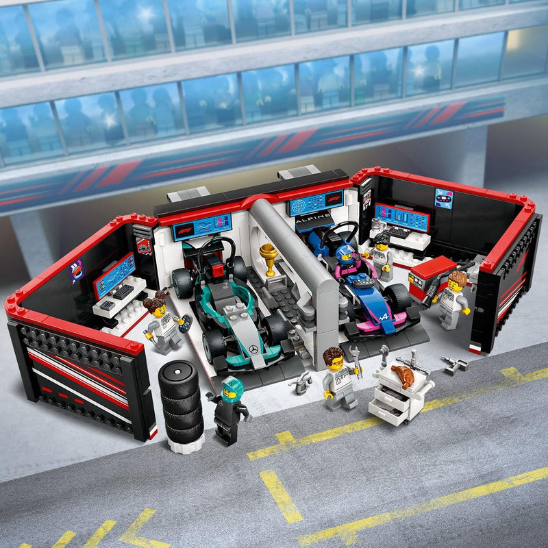 LEGO Pitbox mit Mercedes AMG und Alpine F1 Autos 60444 City