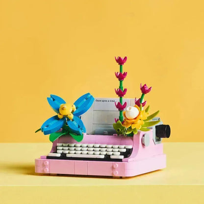 LEGO Typewriter with Flowers 31169 Creator 3-in-1 (expected: January 2025)