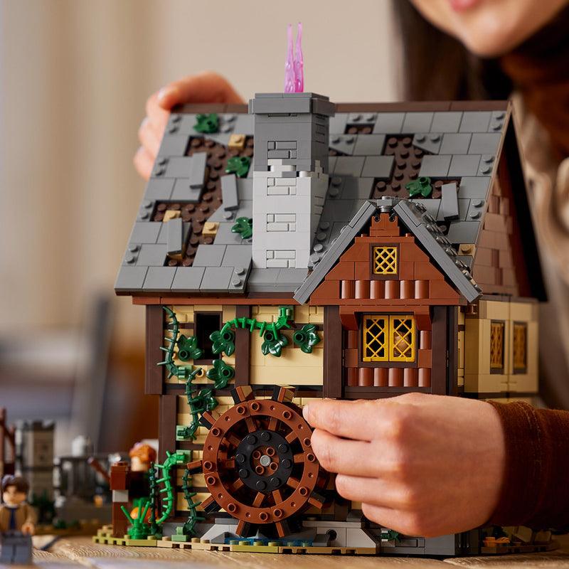 LEGO Disney Hocus Pocus: het huisje van de Sanderson-zussen 21341 Ideas LEGO IDEAS @ 2TTOYS | Official LEGO shop😊🥰 LEGO €. 229.99