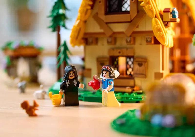 LEGO Snow White and the Seven Dwarfs' Cottage 43242 Disney LEGO DISNEY @ 2TTOYS LEGO €. 219.99