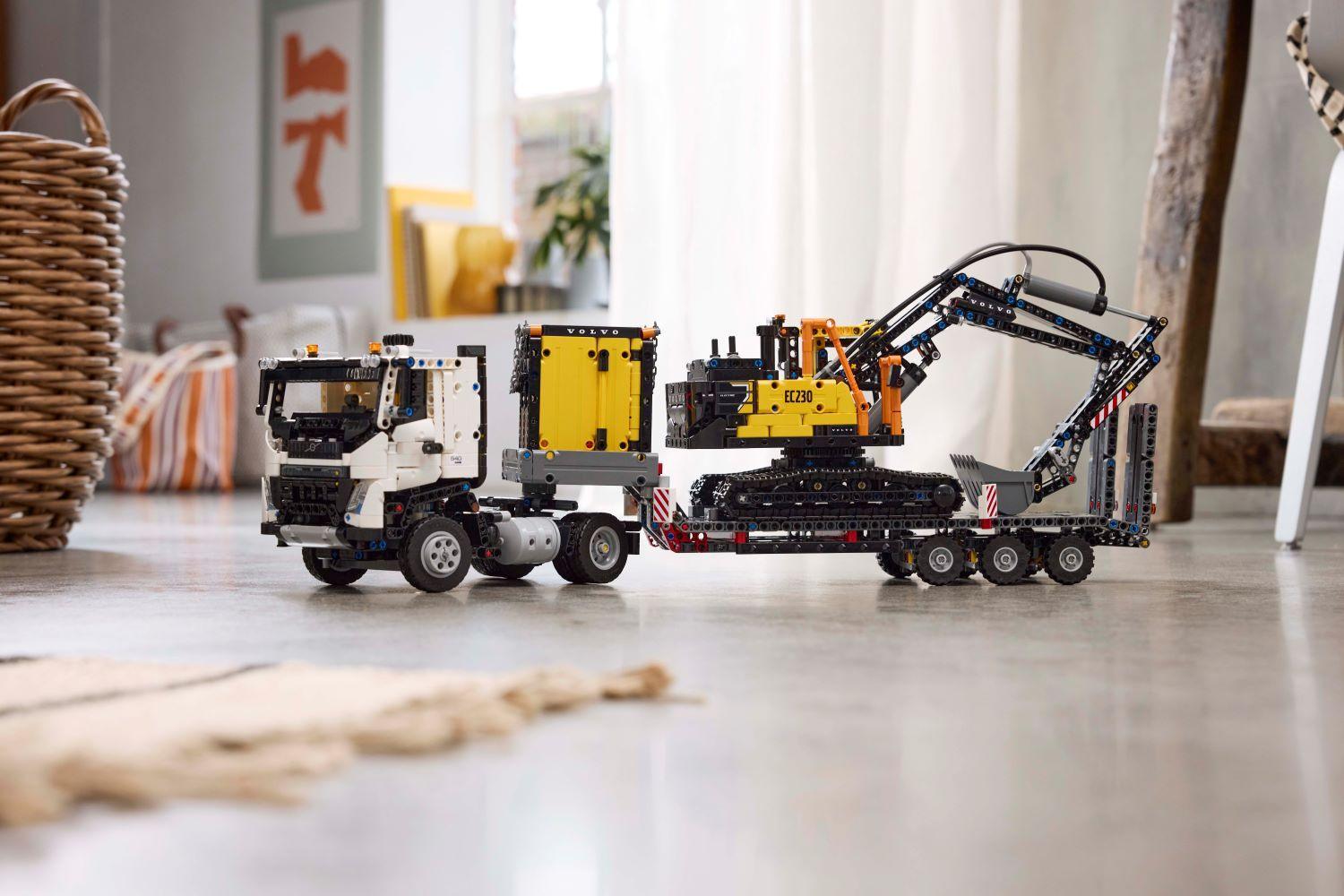 LEGO Volvo FMX Truck & EC230 Electric Excavator 42175 Technic LEGO TECHNIC @ 2TTOYS | Official LEGO shop😊🥰 LEGO €. 169.49