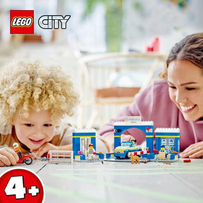 LEGO Achtervolging politiebureau 60370 City LEGO CITY @ 2TTOYS LEGO €. 29.49