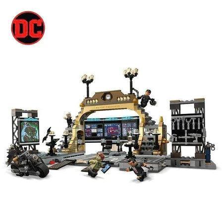 LEGO Batcave: The Riddler Face-Off 76183 Superheroes LEGO BATMAN @ 2TTOYS LEGO €. 69.99