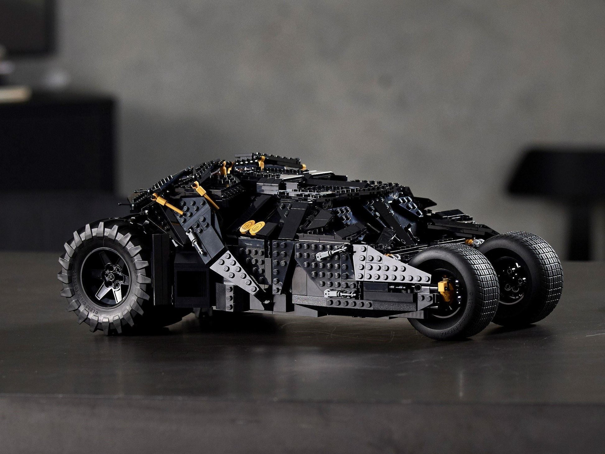 LEGO Batmobile Tumbler 76240 Batman LEGO BATMAN @ 2TTOYS LEGO €. 229.49