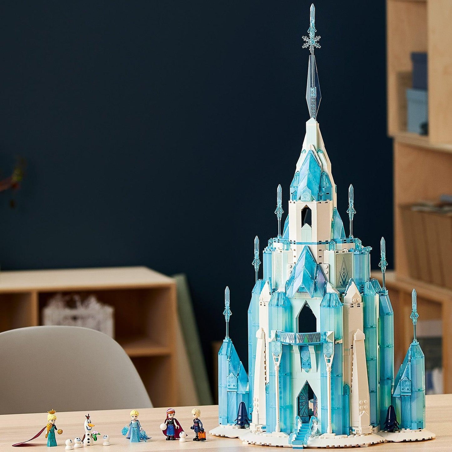 LEGO Frozen Het IJs kasteel van Arendelle 43197 Disney LEGO DISNEY FROZEN @ 2TTOYS LEGO €. 199.99