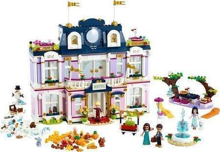 LEGO Holiday at Heartlake City Grand Hotel 41684 Friends LEGO FRIENDS @ 2TTOYS LEGO €. 98.98