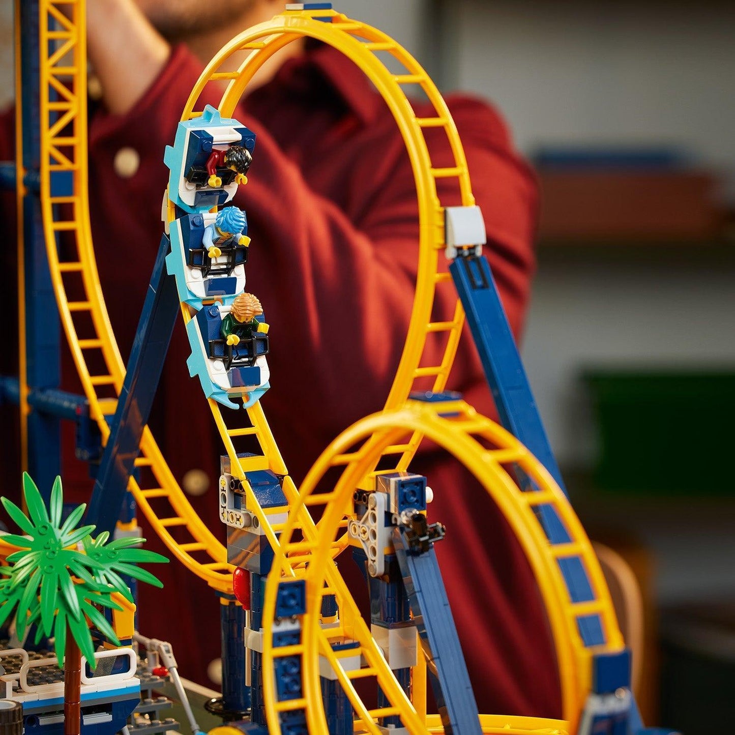 LEGO Loop Coaster 10303 Icons LEGO ICONS @ 2TTOYS LEGO €. 399.99