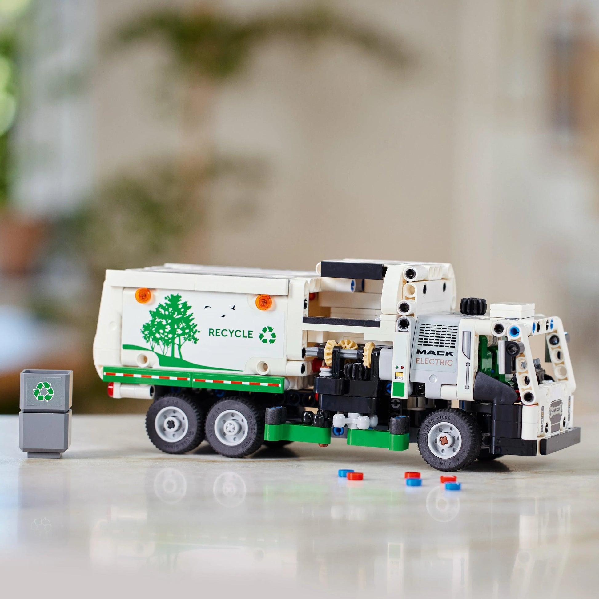 LEGO Mack LR Electric Garbage Truck 42167 Technic LEGO TECHNIC @ 2TTOYS | Official LEGO shop😊🥰 LEGO €. 34.99