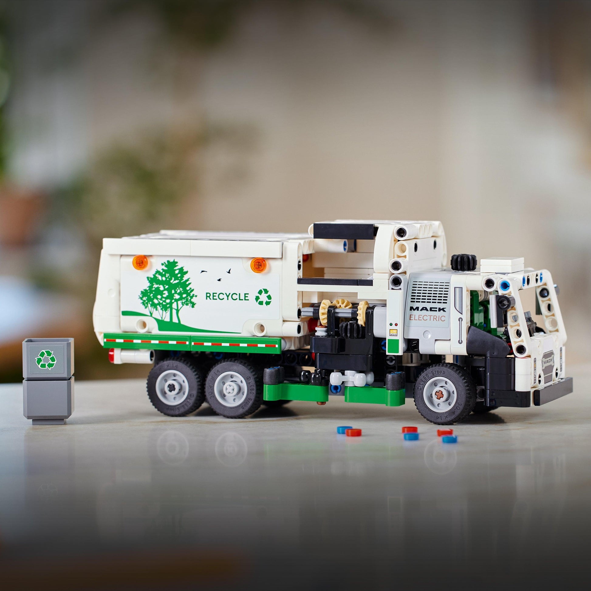 LEGO MACK LR Electrische vuilniswagen 42167 Technic LEGO TECHNIC @ 2TTOYS LEGO €. 29.49