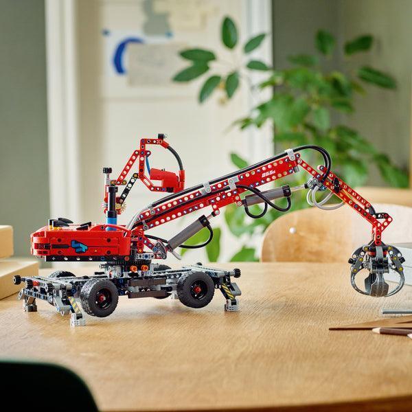 LEGO Material Handler 42144 Technic LEGO TECHNIC @ 2TTOYS | Official LEGO shop😊🥰 LEGO €. 119.99