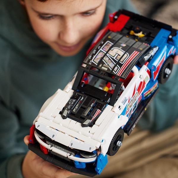 LEGO NASCAR® Next Gen Chevrolet Camaro ZL1 42153 Technic LEGO TECHNIC @ 2TTOYS | Official LEGO shop😊🥰 LEGO €. 42.98