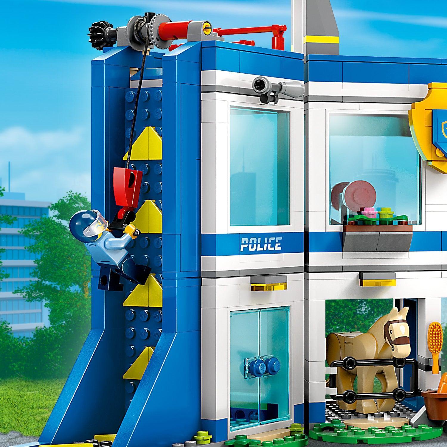 LEGO Police Training Academy 60372 City LEGO CITY @ 2TTOYS | Official LEGO shop😊🥰 LEGO €. 75.99